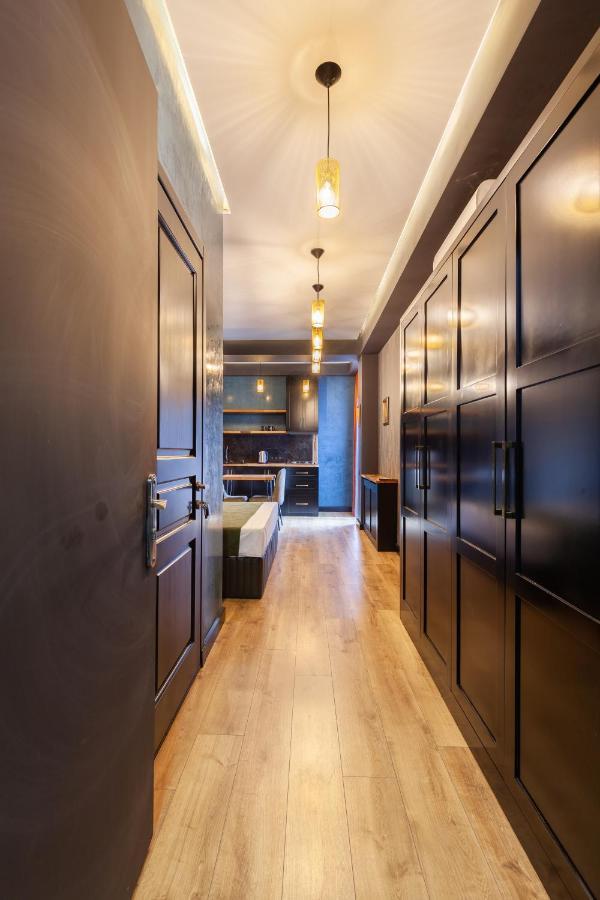 Irina'S Apartments Kutaisi Bagian luar foto