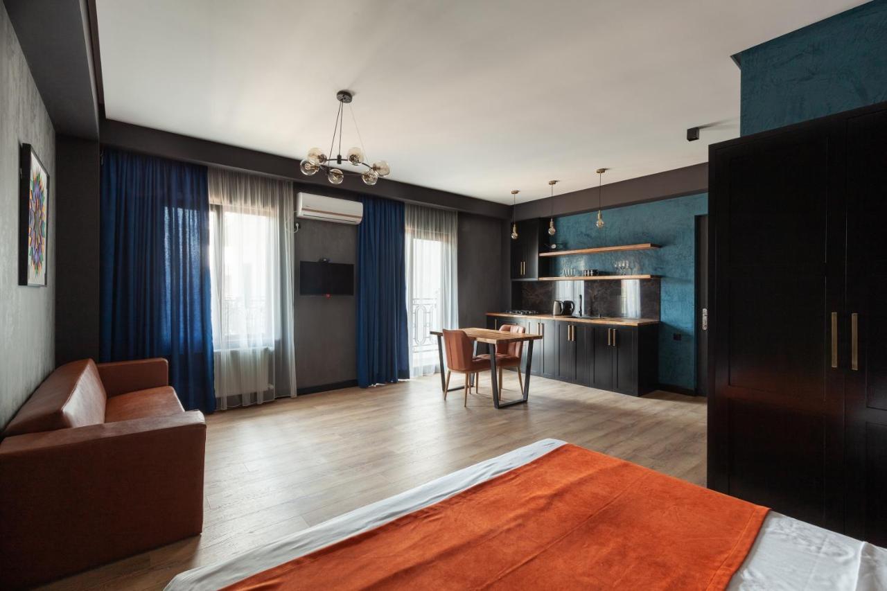 Irina'S Apartments Kutaisi Bagian luar foto