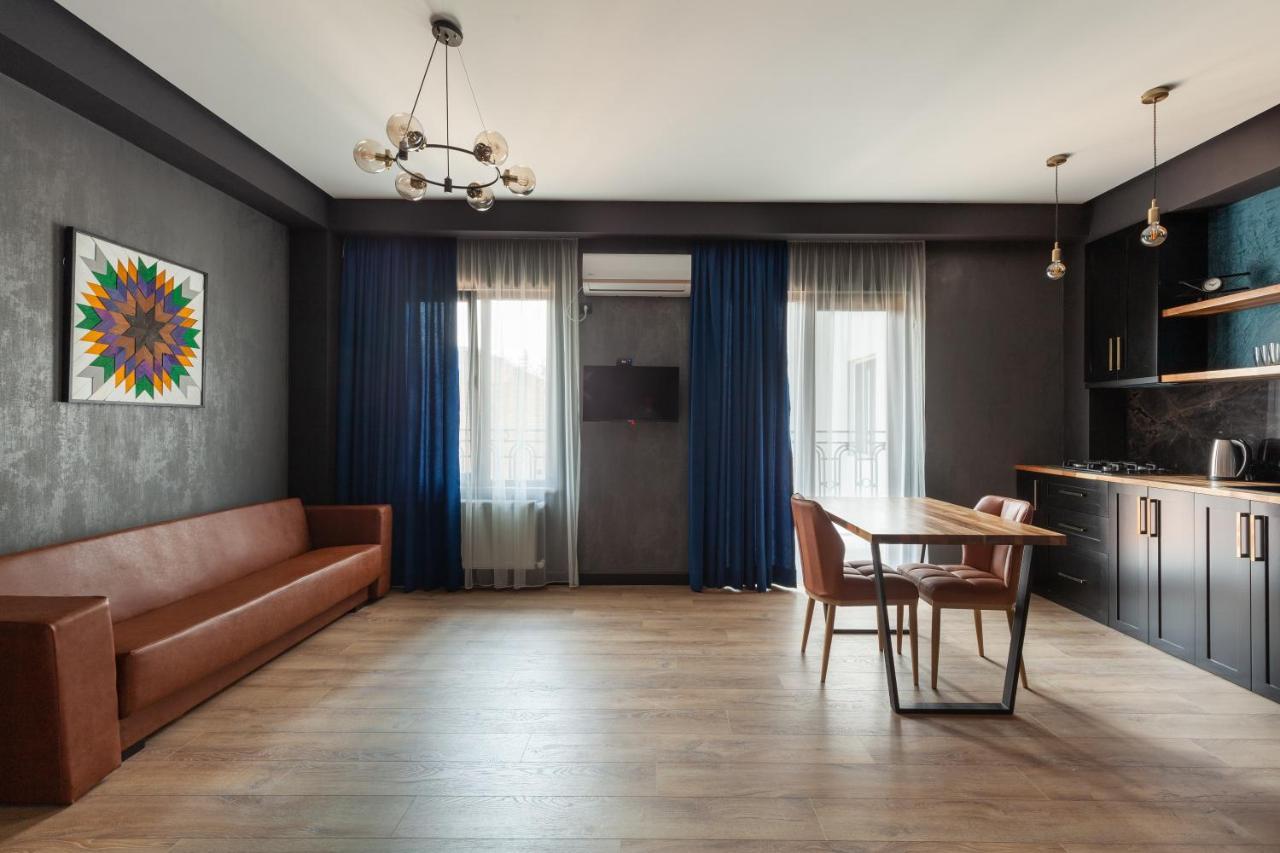 Irina'S Apartments Kutaisi Bagian luar foto
