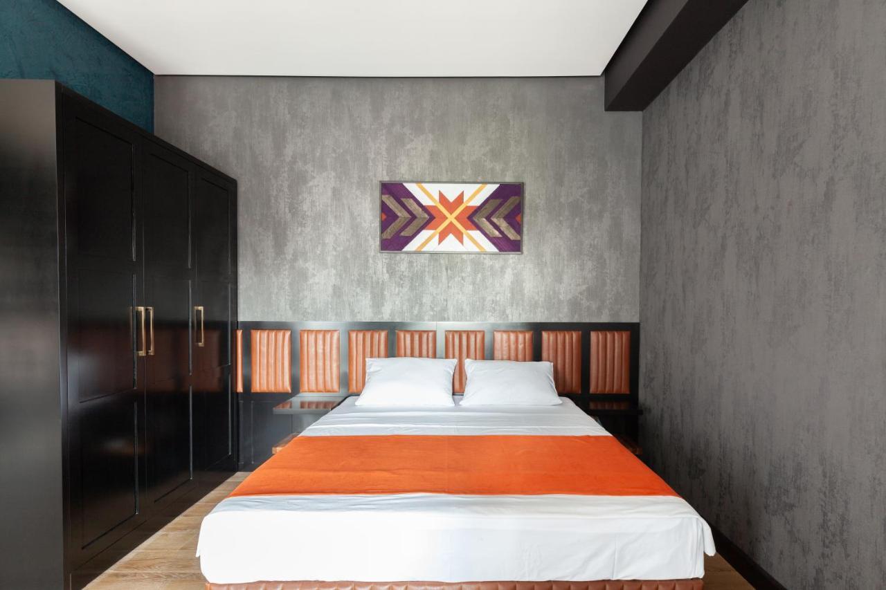 Irina'S Apartments Kutaisi Bagian luar foto