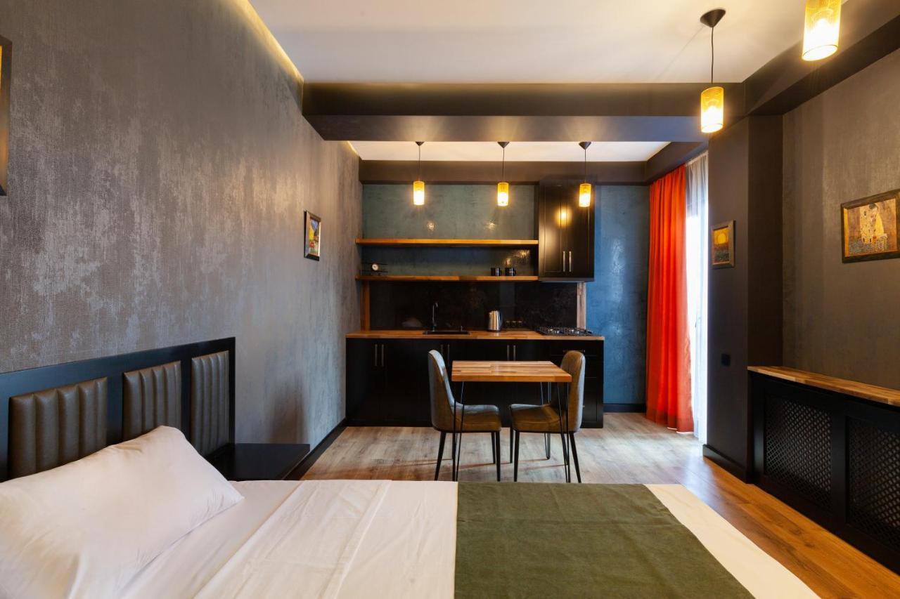Irina'S Apartments Kutaisi Bagian luar foto