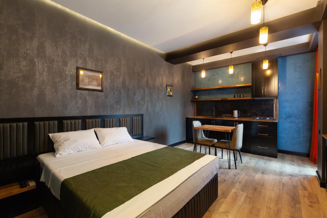 Irina'S Apartments Kutaisi Bagian luar foto