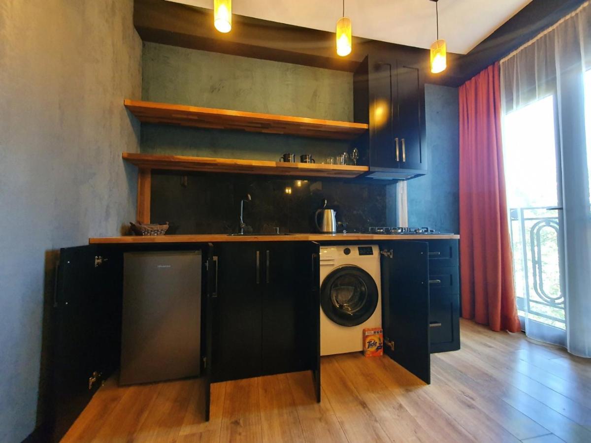 Irina'S Apartments Kutaisi Bagian luar foto